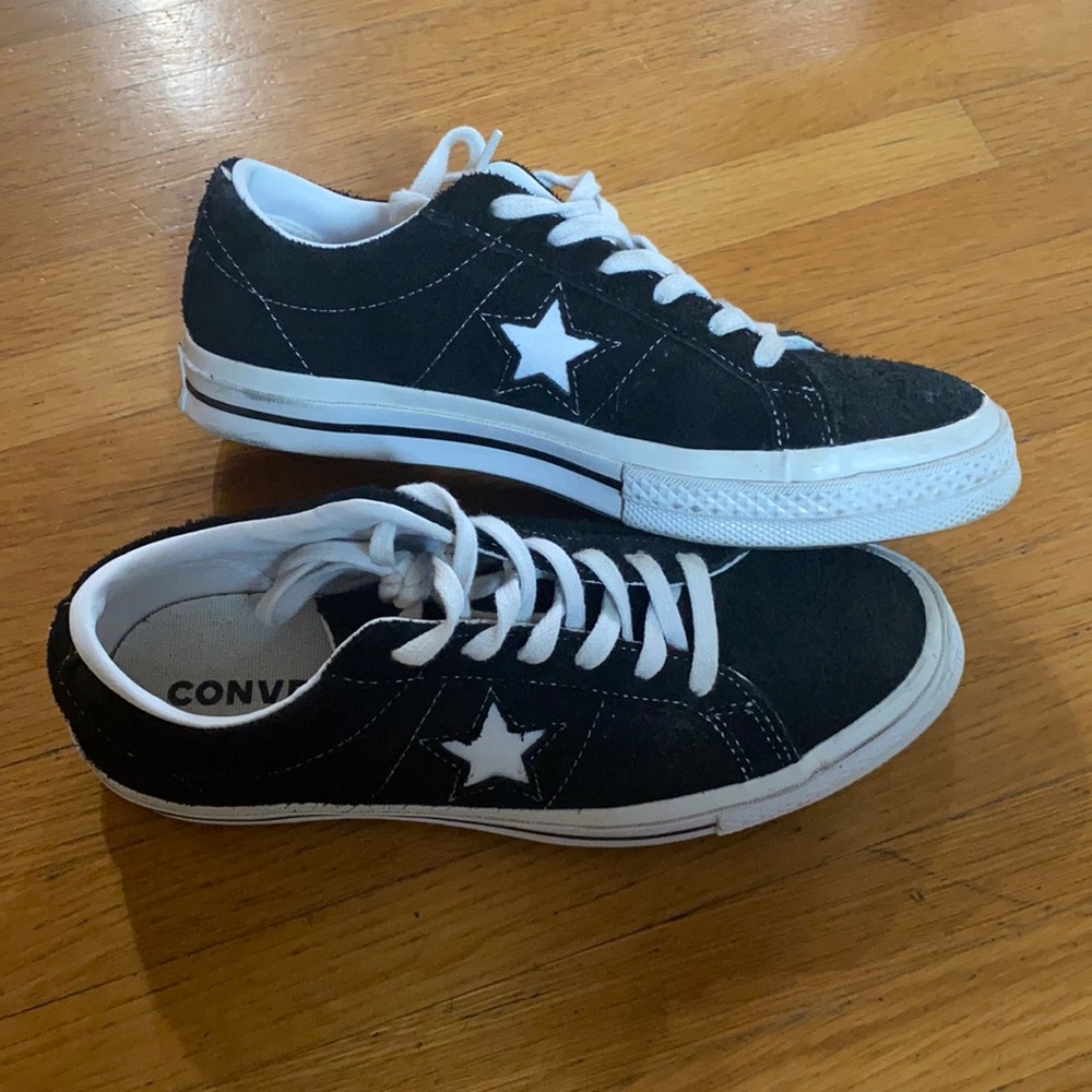 Black suede converse one star